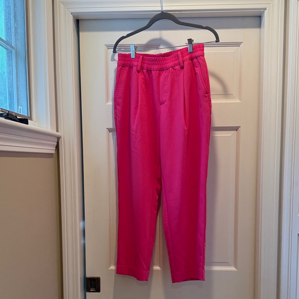 On 34th size small Vibrant Pink Trousers size small